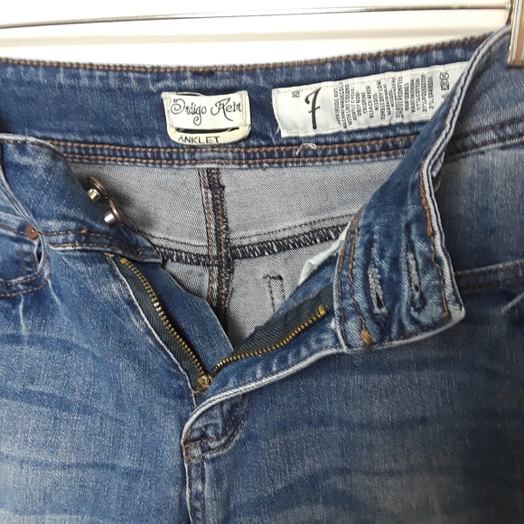 Indigo Rein Jeans Women Juniors Size 7 Ankle Skinny Distressed 2 Button Closure - Picture 12 of 16